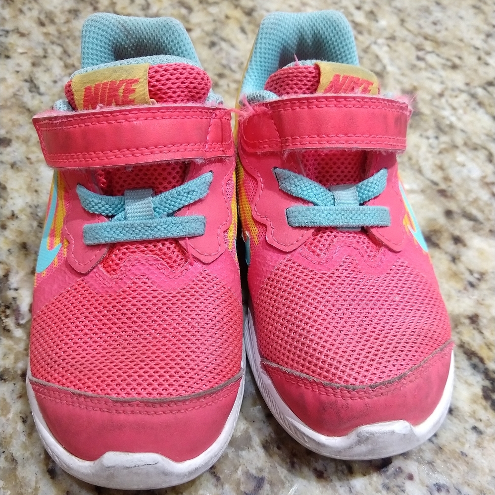 Nike toddler sneakers